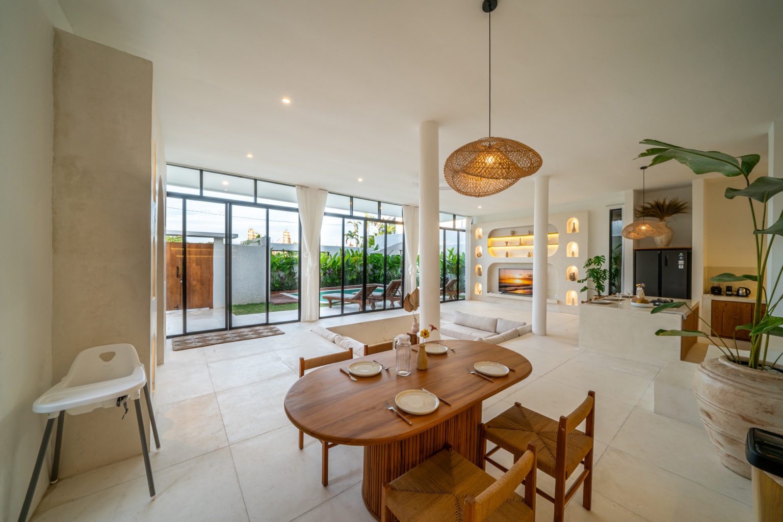 Palm Serenity Estate living and dining area